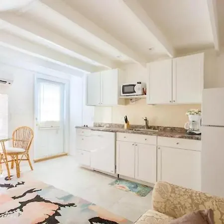 Treasure Island Beach Retreat Sleeps Up To 3